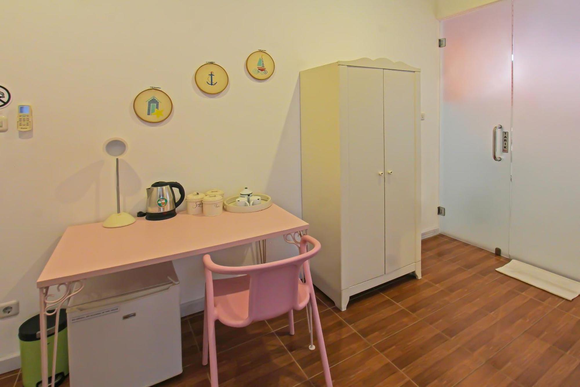 Отель Capital O 92559 Sweet Peach House Montongbuwoh Экстерьер фото